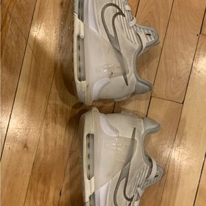 Nike LeBron witness 8 size 8